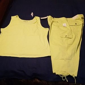 Ladies top & capris set